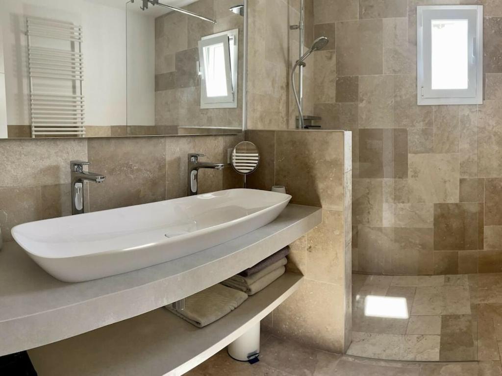 Villa In Santa Ponsa With Swimming Pool Villa *